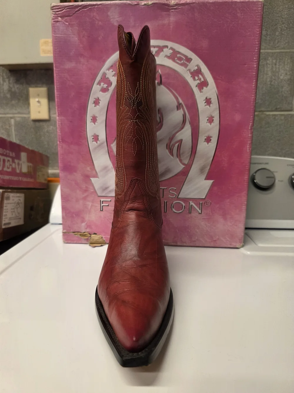 Red Leather Western Cowboy Boot - Embroidered Shaft - Picture 3 of 4